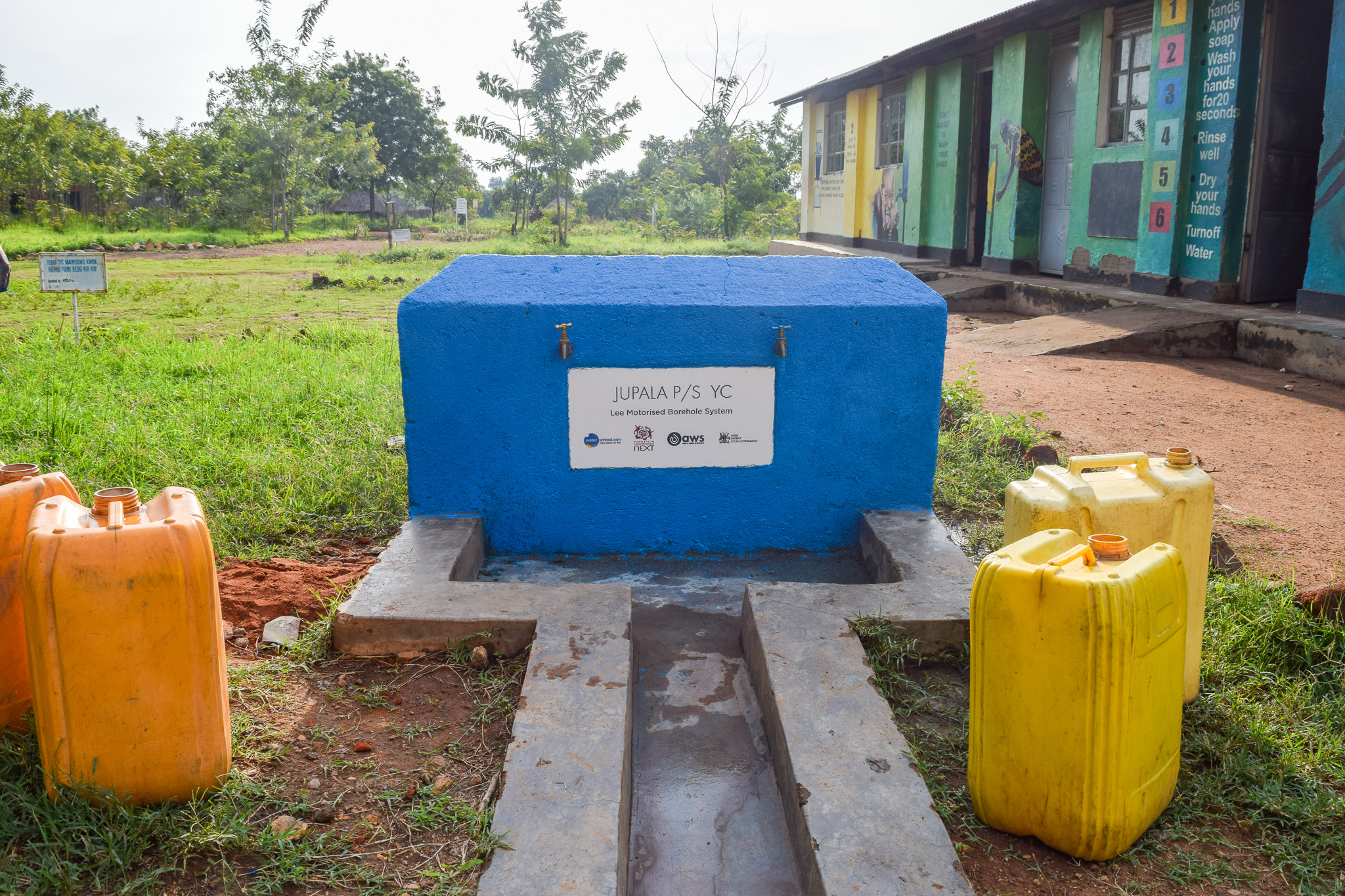 Lee PSP at Jupala primary school